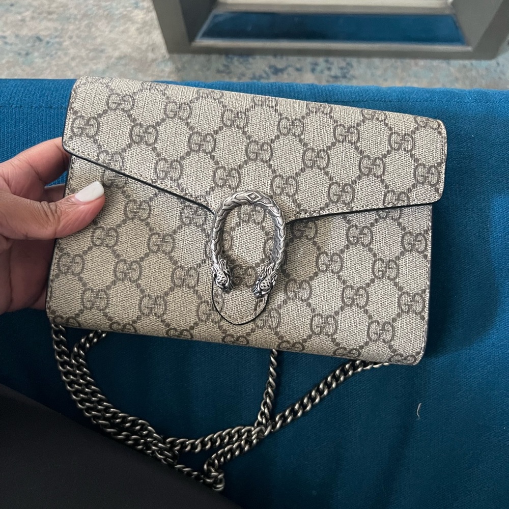 🔥🔥 S O L D 🔥🔥 Authentic Gucci RTW purse